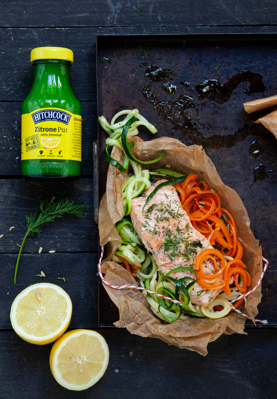 Lachsfilet im Pergament mit Gemüse-Spaghetti