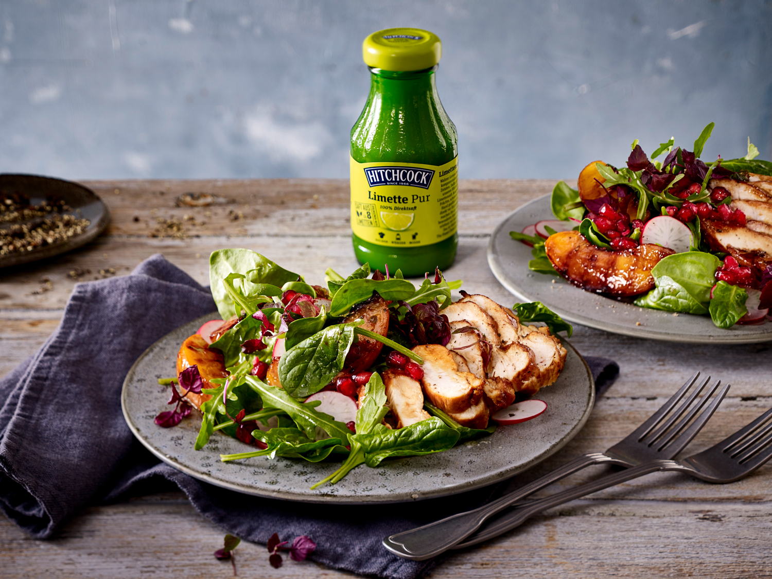 Sommersalat mit Hähnchenbrust und Nektarine